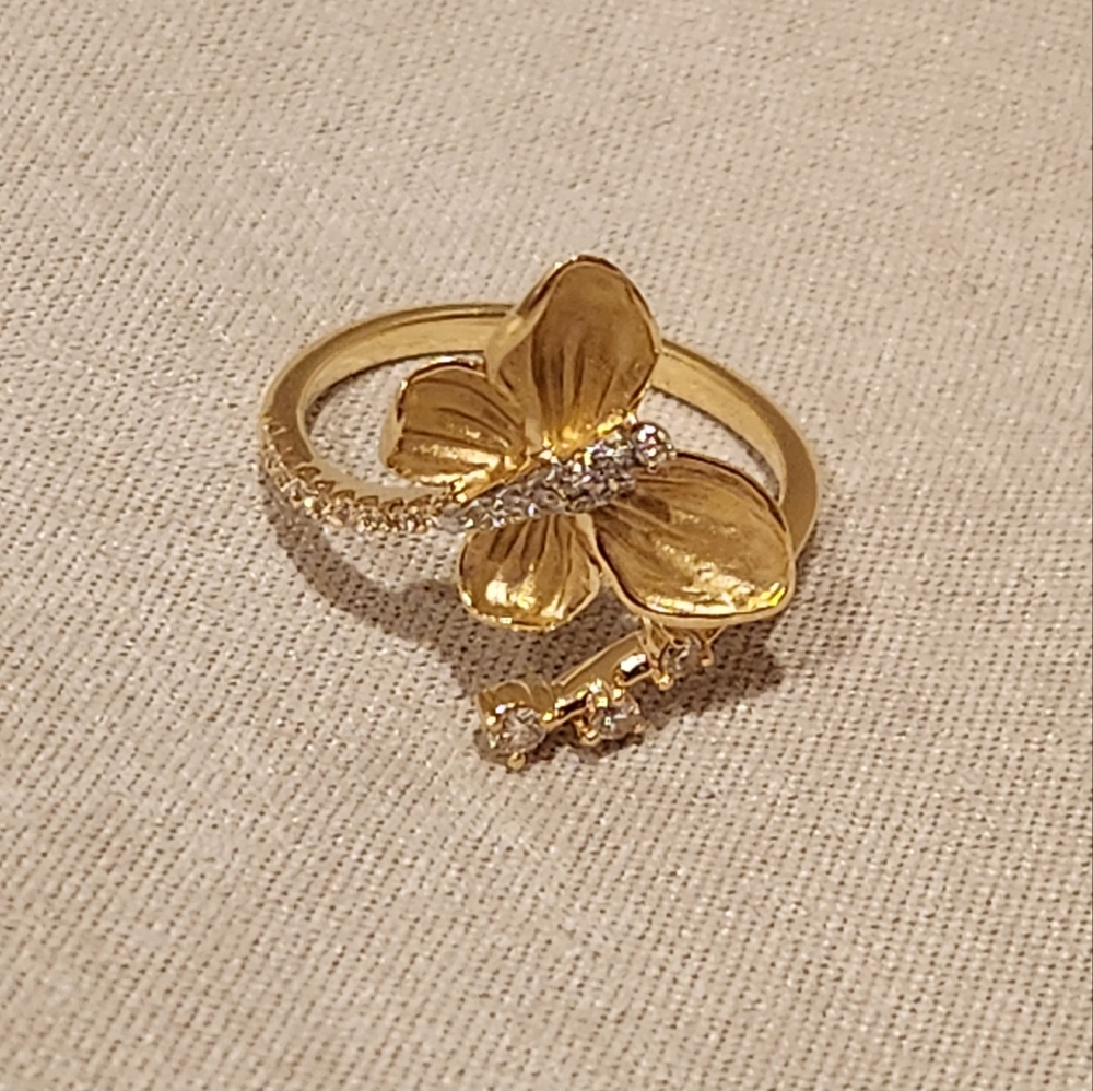 Monarch Butterfly Ring In 18kgold With Diamonds View 3